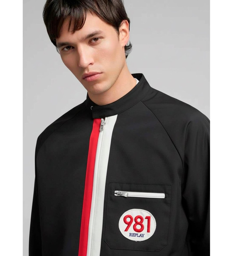 replay-cazadora-con-detalles-en-contraste-negro-m849000085420-3296691-b.jpg