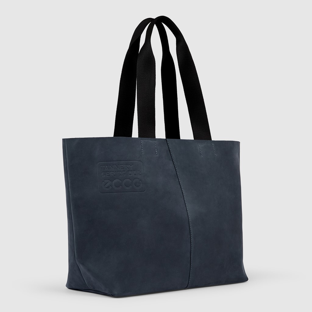 ECCO Upcycled East West